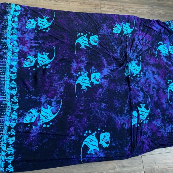 Sarong - Picture 2 of 7